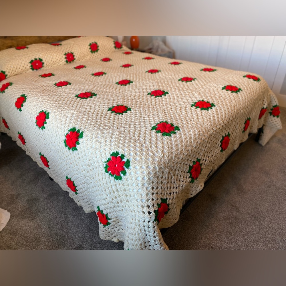 Christmas Poinsettia Crochet Granny Square Afghan Blanket Red, Green, Ivory King - Picture 4 of 14